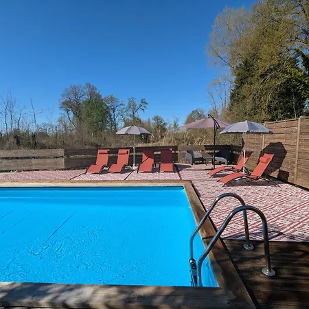 Rue Piscine Chauffee Holiday home *